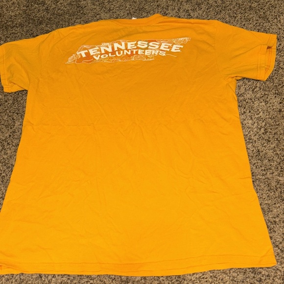 UT vols orange tshirt size medium? - Picture 3 of 4